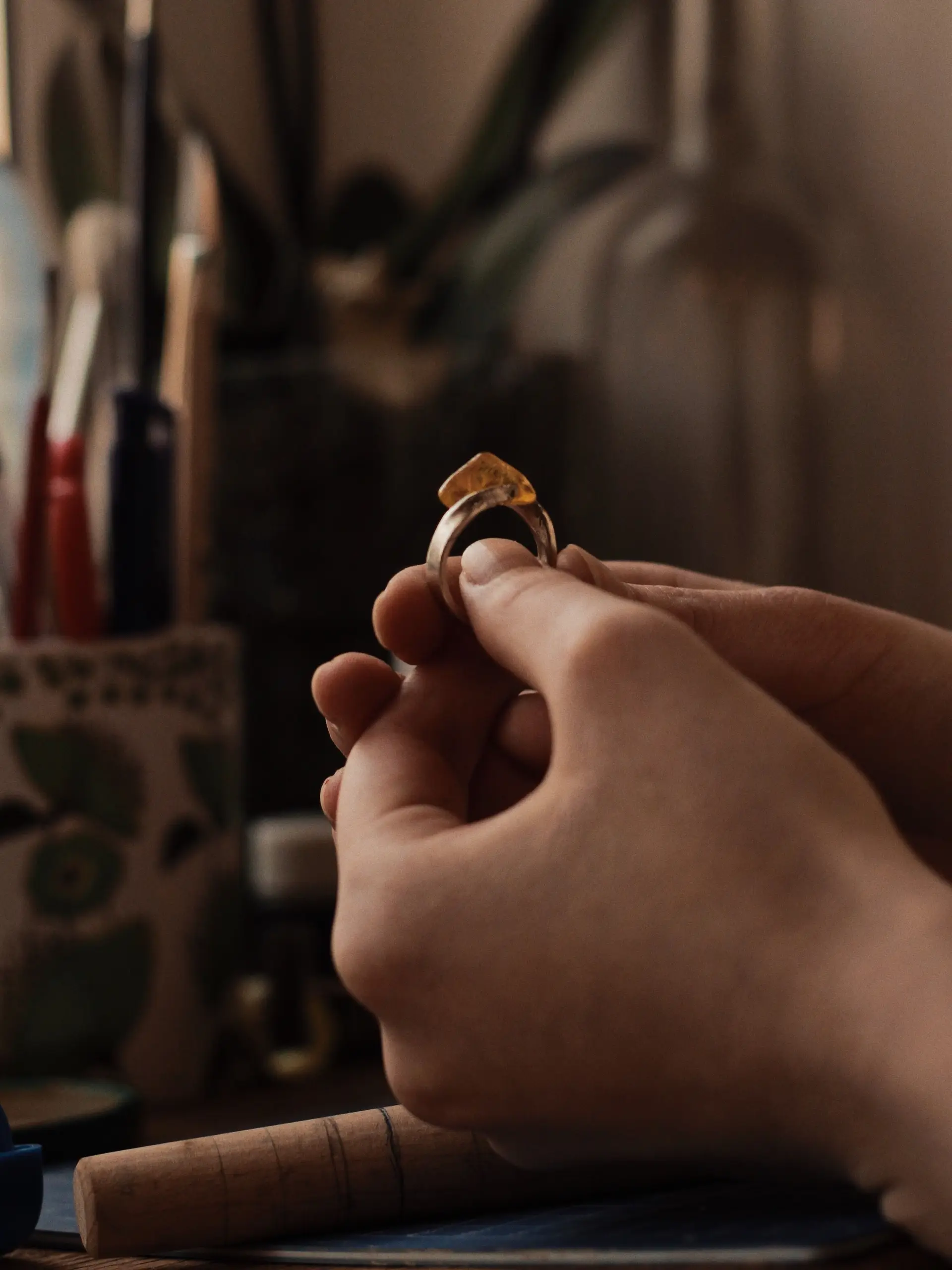 Jeweller hands at work